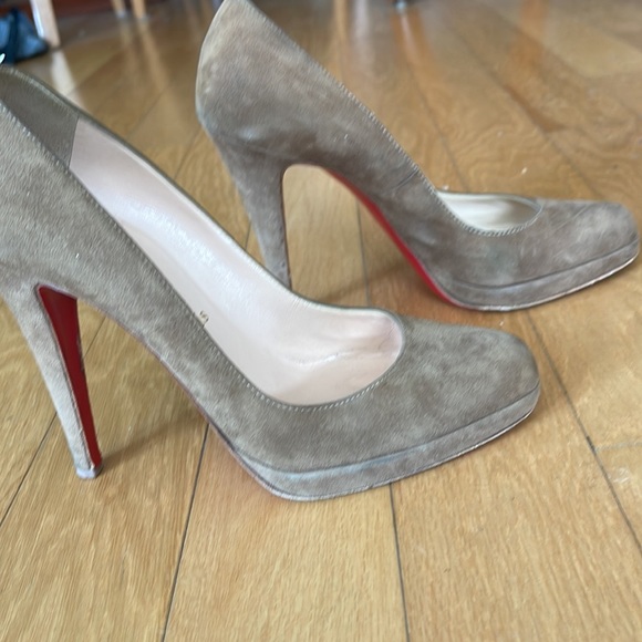 Christian LouBoutin Shoes. Size 38 - Picture 1 of 13
